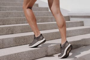 how to deal with knee pain while walking up stairs